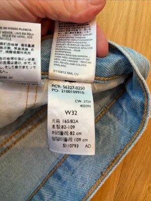 Levi’s Denim 501 Shorts Light Wash Raw Hem Size 32 thumbnail 6