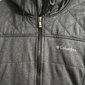 Columbia Gray Puffer Jacket with Quilted Design thumbnail 2