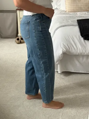 Old Navy Barrel Jeans thumbnail 4