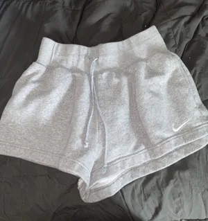 Shorts thumbnail 1