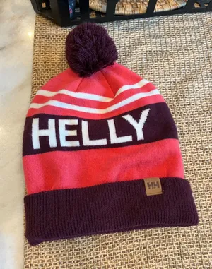 Helly Hansen NWOT Womens Ridgeline Pom Beanie Knit Winter Hat 67150 thumbnail 1