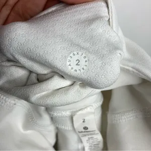 Lululemon white cropped leggings with mesh sides‎ size 2 thumbnail 7