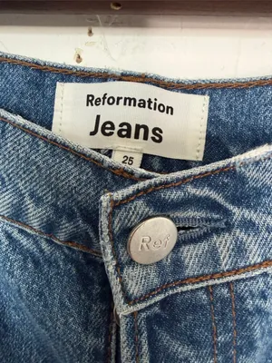 Reformation Cynthia High Rise Straight Crop Jeans Light Wash Tencel Denim Sz 25 thumbnail 2