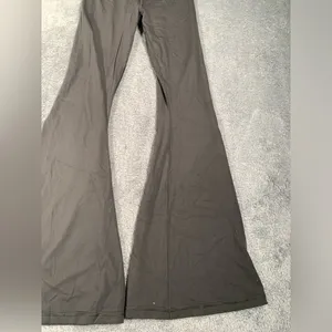 Aerie offline real me flare hi-rise short inseam Gray leggings yoga pants medium thumbnail 3