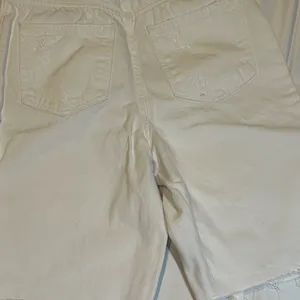 Zara denim shorts in white thumbnail 2