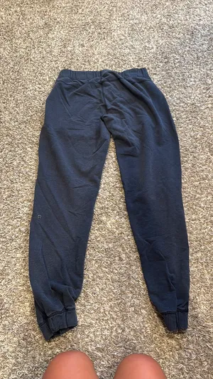 Lululemon joggers thumbnail 2