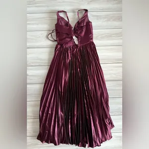 Wear Your Love Sleeveless Pleated Dress Burgundy Size 8 NWT thumbnail 10