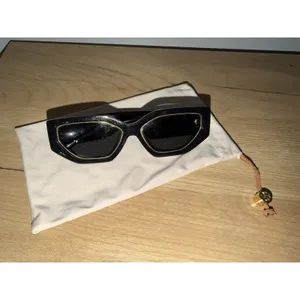 Tory Burch TY9070U Sunglasses Black Gold Dust Bag thumbnail 10