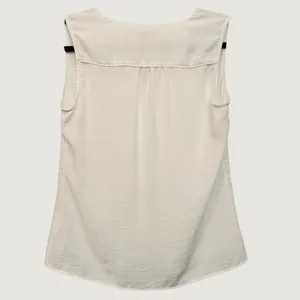 172 | Banana Republic V-Neck Pleated Sleeveless Blouse Top White‎ Womens 6 thumbnail 2