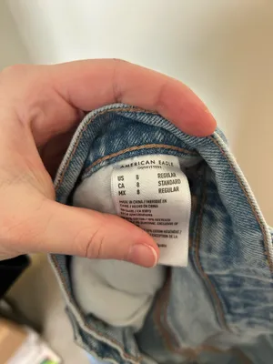 American Eagle Outfitters Ripped Mom Jeans thumbnail 4