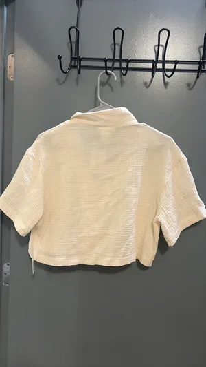 TJ Maxx Cropped shirt thumbnail 3
