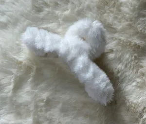 White Fluffy Claw Clip thumbnail 1