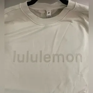 Lululemon NWT Perfectly Oversized Crewneck Sweatshirt Pullover Bone 6 graphic thumbnail 4