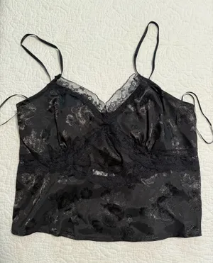 Going out top Black thumbnail 1
