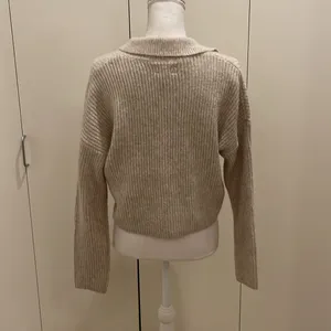 Jessica Simpson Taupe cardigan sweater size S thumbnail 4