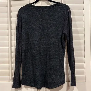 Prana large long sleeved gray shirt with‎ lace sleeves thumbnail 4