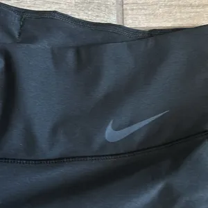 Nike dri fit capris thumbnail 2