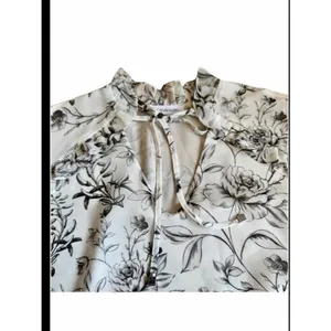 Calvin Klein Women’s Long Sleeve Floral Pattern Tie-Neck Blouse Size Medium thumbnail 8