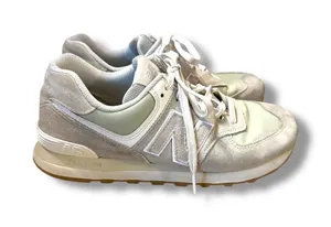New Balance 574 Calm Green Sneakers Women's 9.5 Men's 8 Suede Athletic Shoes‎ thumbnail 1