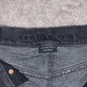 American Eagle Comfort Stretch Highest Rise 90s Boyfriend Shorts Womens 0 thumbnail 4