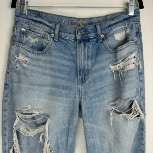 American Eagle Womens 90s Straight Pride Jeans Sz 10 Distressed Light Wash thumbnail 4