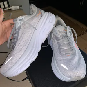 One Bondi 8 Max Cushioned Road Women’s Running Shoe Size 9 thumbnail 6