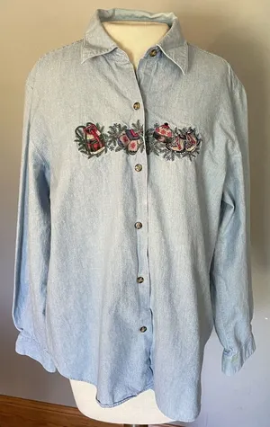 Talbot’s Christmas Shirt‎ Women’s Sz LG Button Up Chambray Ice Skates Mittens thumbnail 1
