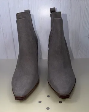 Women’s Gray Faux Suede Chelsea Ankle Boots Size 8 Block Heel Western thumbnail 1