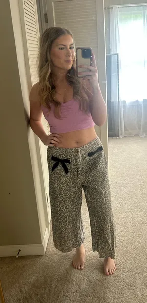 Boutique Leopard print pants with bow detailing thumbnail 1