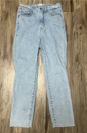 Good American Good Classic Inset Ankle Slim Jeans Light Wash Size 15 Split Hem thumbnail 1