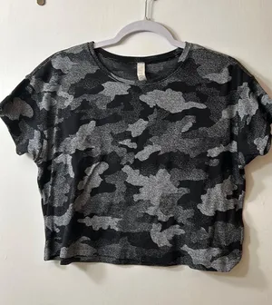 Lululemon Camo Top thumbnail 1