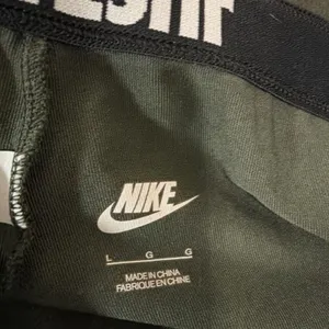 Nike Leggings Womens Large Green Sportswear Leg-A-See Logo 905115-383 thumbnail 3