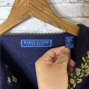 Vintage Karen Scott Navy Blue Cottagecore Embroidered Cardigan Sweater thumbnail 4