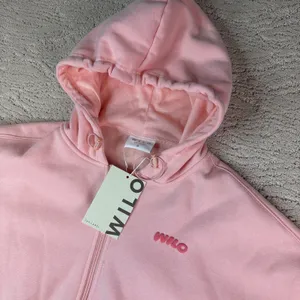 Women's Wilo The Label Wellness Club Crop Zip Hoodie Pink Size Small thumbnail 2