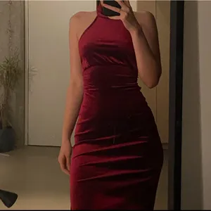 Burgundy Velvet Halter Bowknot Lace Up Maxi Dress: M/Size 6 thumbnail 6
