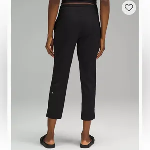 Lululemon Mid Rise Dance Studio Crop 4 Athleisure workout yoga travel outdoors‎ thumbnail 2