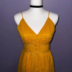 NWT Gianni Bini Mustard Lace Boho Dress thumbnail 3