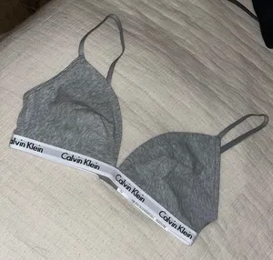 Calvin Klein Bralette thumbnail 1