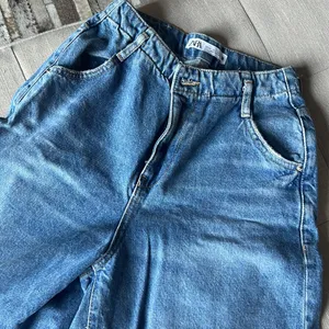 Zara Wide Leg Cropped‎ Blue Denim Jeans thumbnail 3