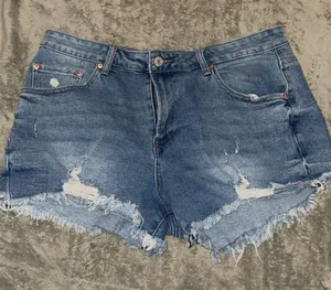Jean shorts Size XL thumbnail 1