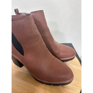 Naturalizer Ankle Boots 8.5M Madalynn Gore Brown Cognac Faux Leather Lug Sole‎ thumbnail 3