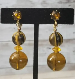 Vintage Clip On Earrings thumbnail 1