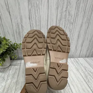 Womens Size 8 Vionic Ivory Slip-On Loafer Flats Solid Round Toe Rubber Sole thumbnail 7