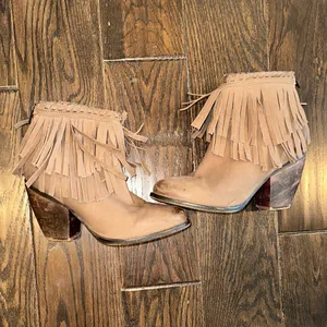Fringe brown leather Ankle Boots size 7 1/2 thumbnail 2