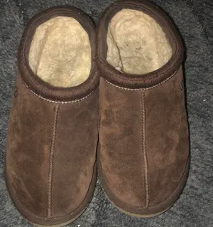 UGG Slippers thumbnail 1