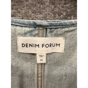 Denim Forum Women Vest M Blue Light Wash Cotton Cropped Button Front 110091 thumbnail 4