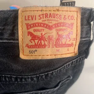 ✨LEVIS 501 Original Cutoff Black Sz 28 Shorts✨ thumbnail 9