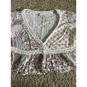 American Eagle Outfitters Women's floral boho patchwork cropped top size large‎ thumbnail 4