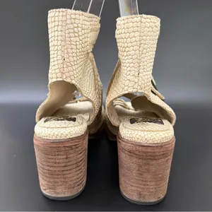 FREEBIRD by Steven Quail Ivory Textured Snake Leather Buckle Gladiator Sandals 9 thumbnail 5