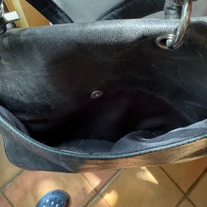 Elegant Black Leather Shoulder Bag thumbnail 11
